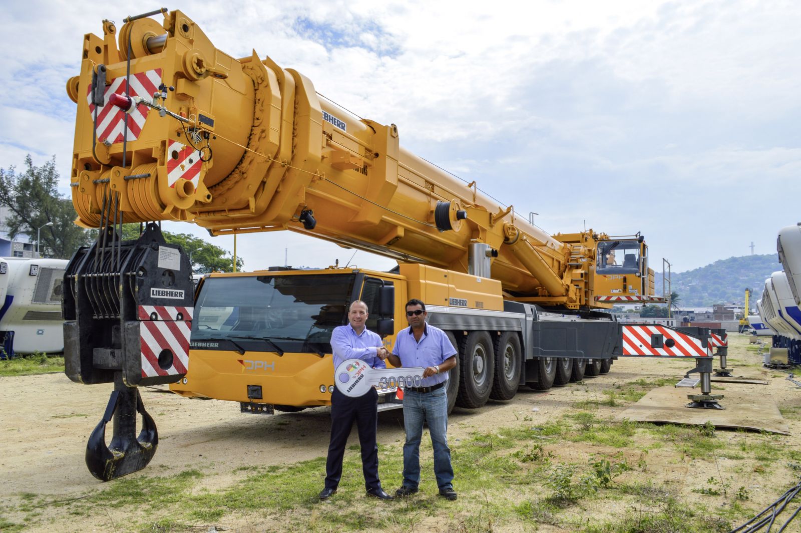 Автокран 500. Кран Либхер 500. Либхер кран 500 тонн. Кран Либхер 1500 тонн. Liebherr кран 1000 тонн.