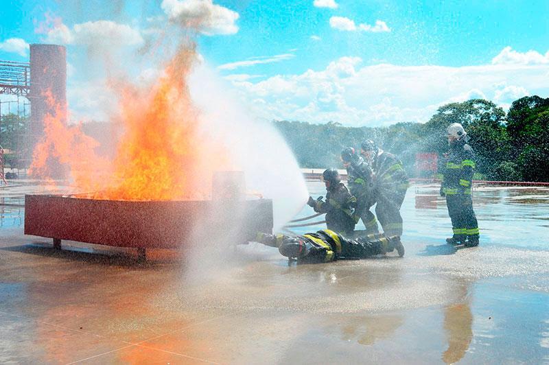 Instalação de equipamentos de combate a incêndio - Technical Fire Serviços  e Equipamentos Ltda.