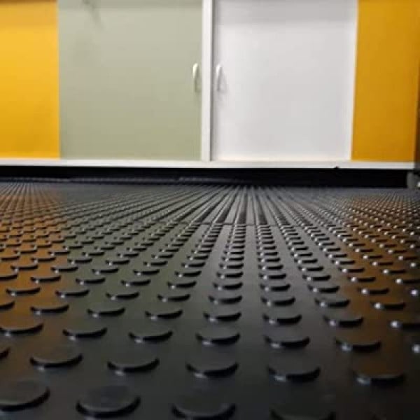 Piso emborrachado tipo moeda placa 50x50 cor preto