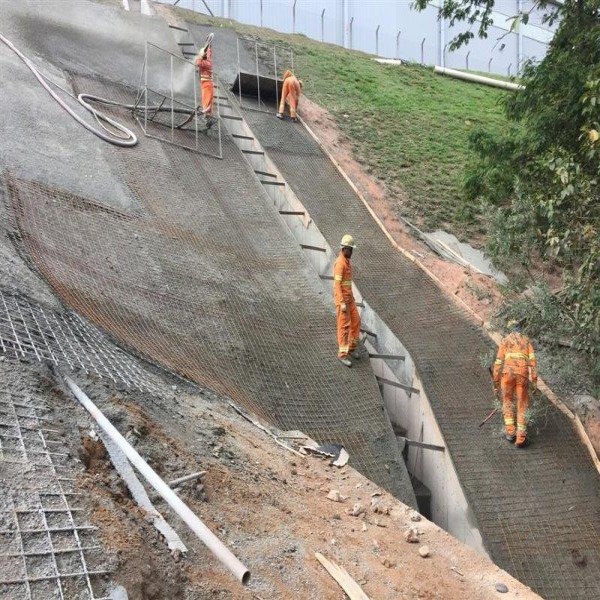 Aplicação De Concreto Projetado