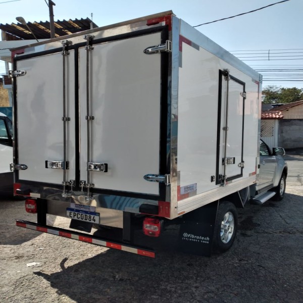 Indústria De Baú Refrigerado Para Caminhonete